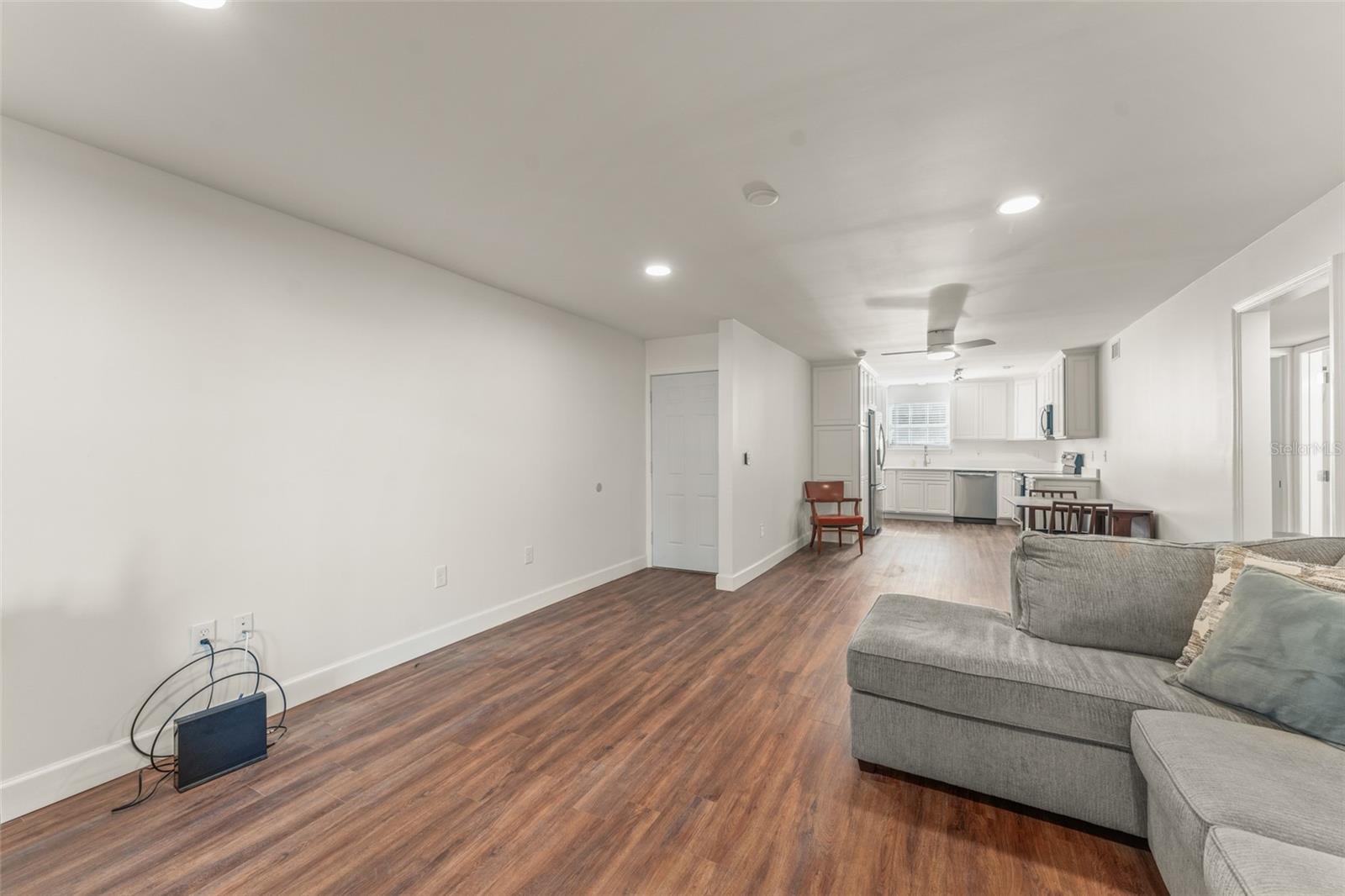 Image 4 of 24 For 4394 Lake Underhill Road A