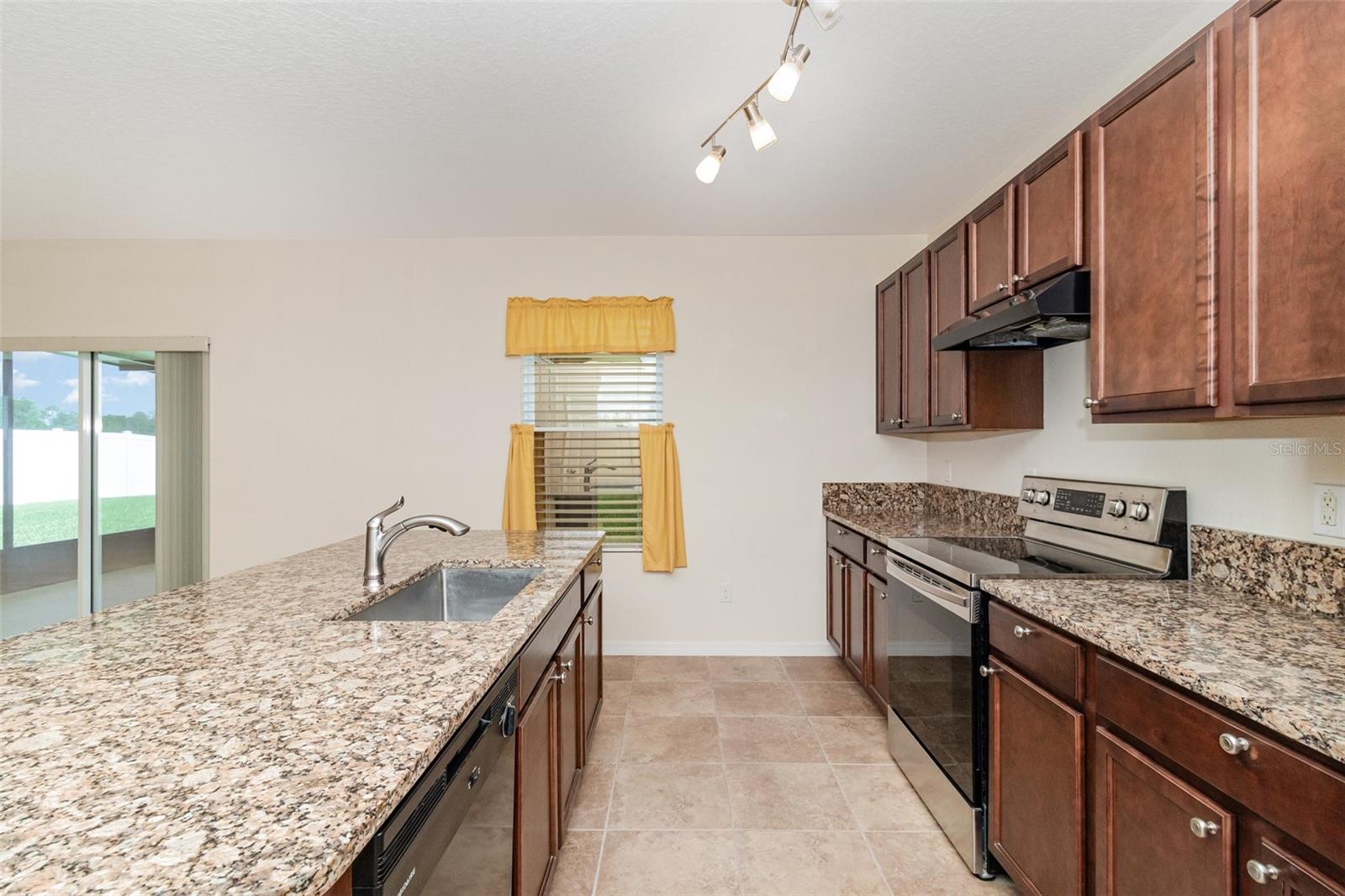 Image 11 of 34 For 16707 Broadford Lane