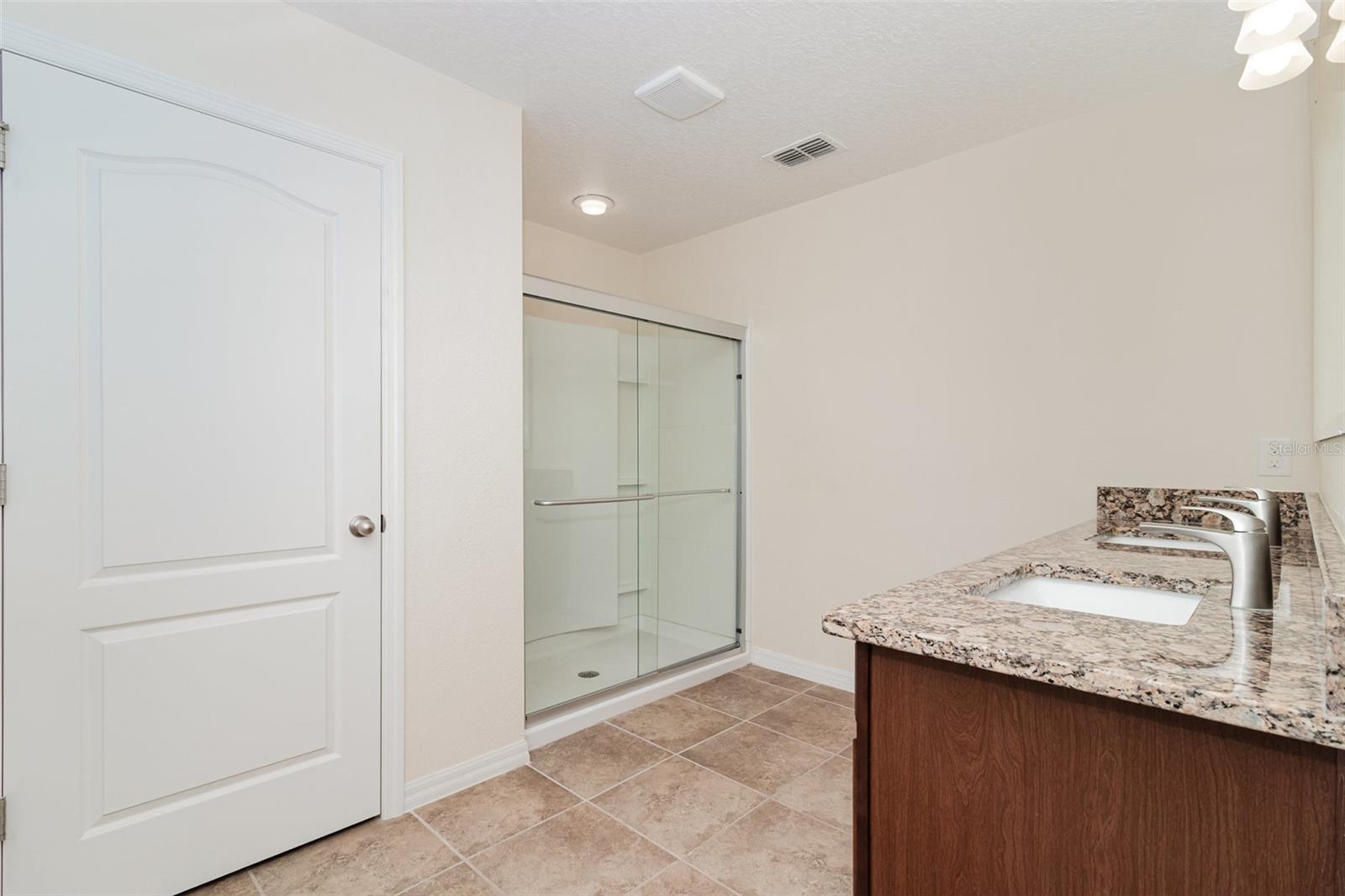 Image 15 of 34 For 16707 Broadford Lane