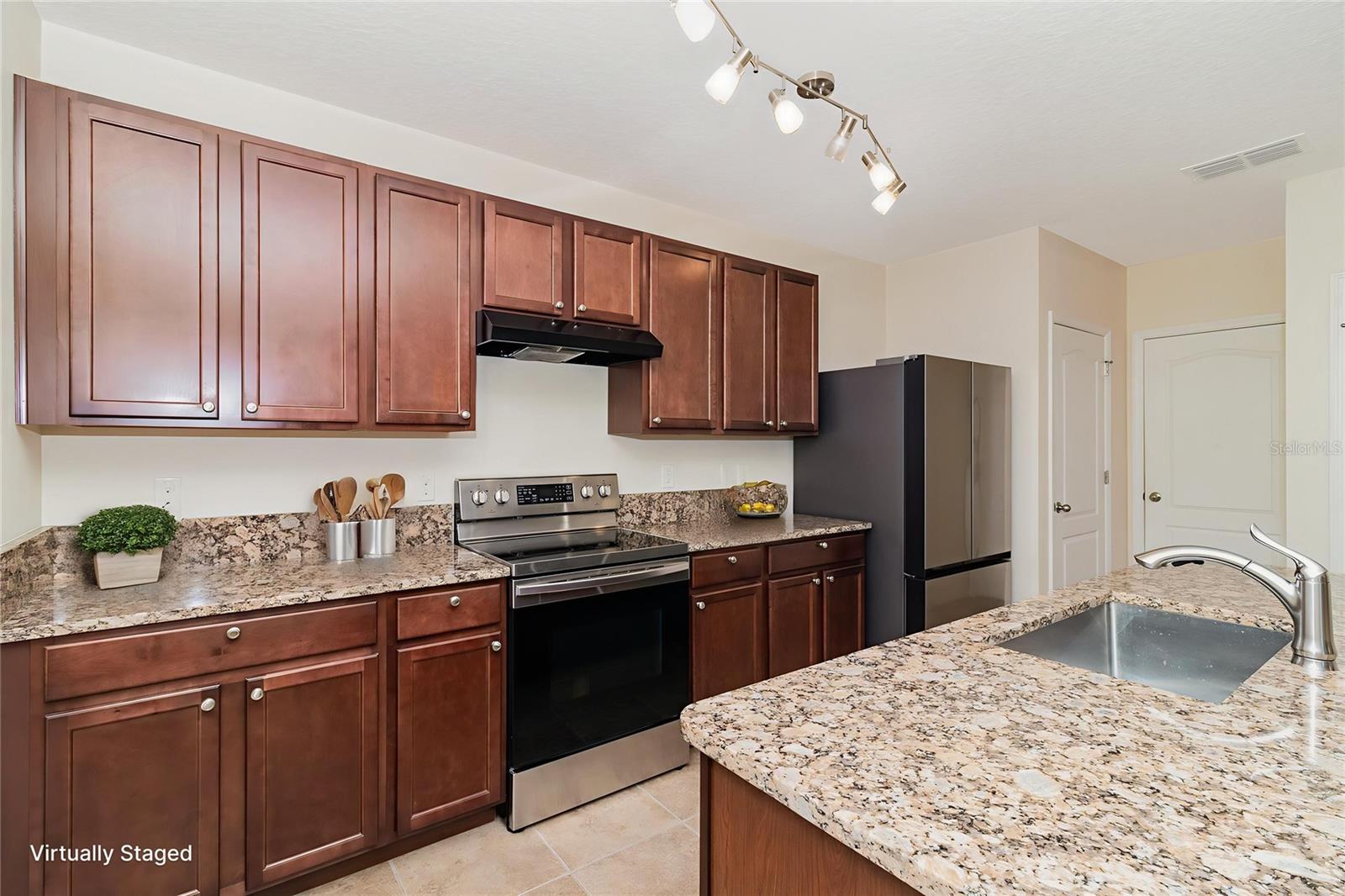 Image 9 of 34 For 16707 Broadford Lane