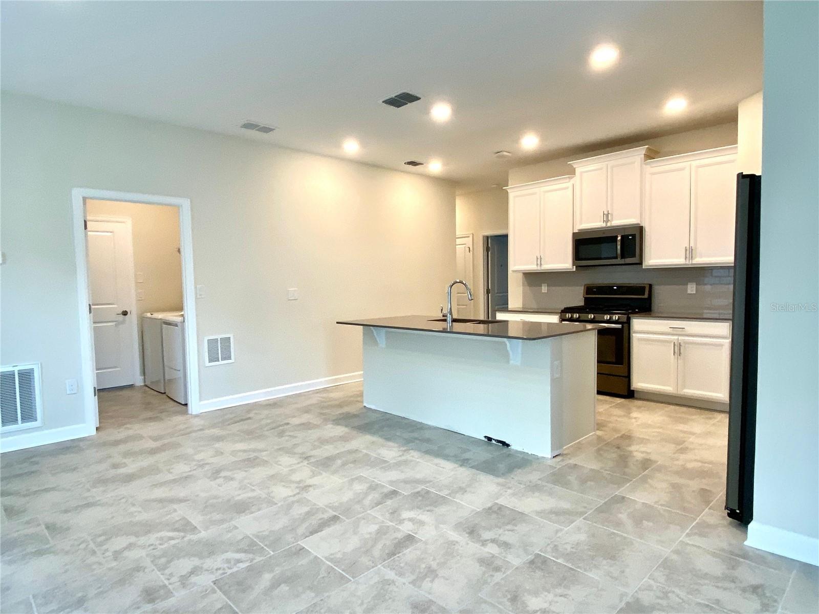 Image 5 of 21 For 1312 Oak Crest Street