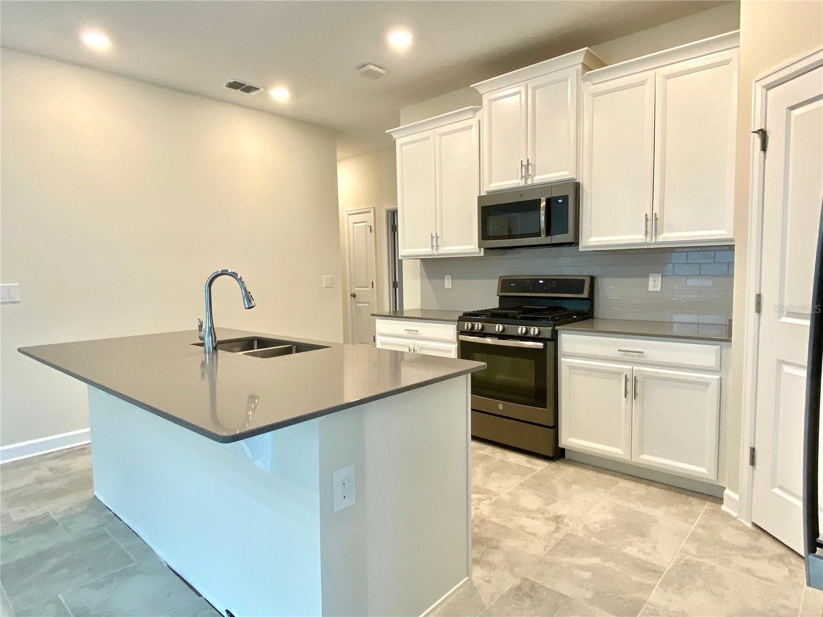 Image 6 of 21 For 1312 Oak Crest Street