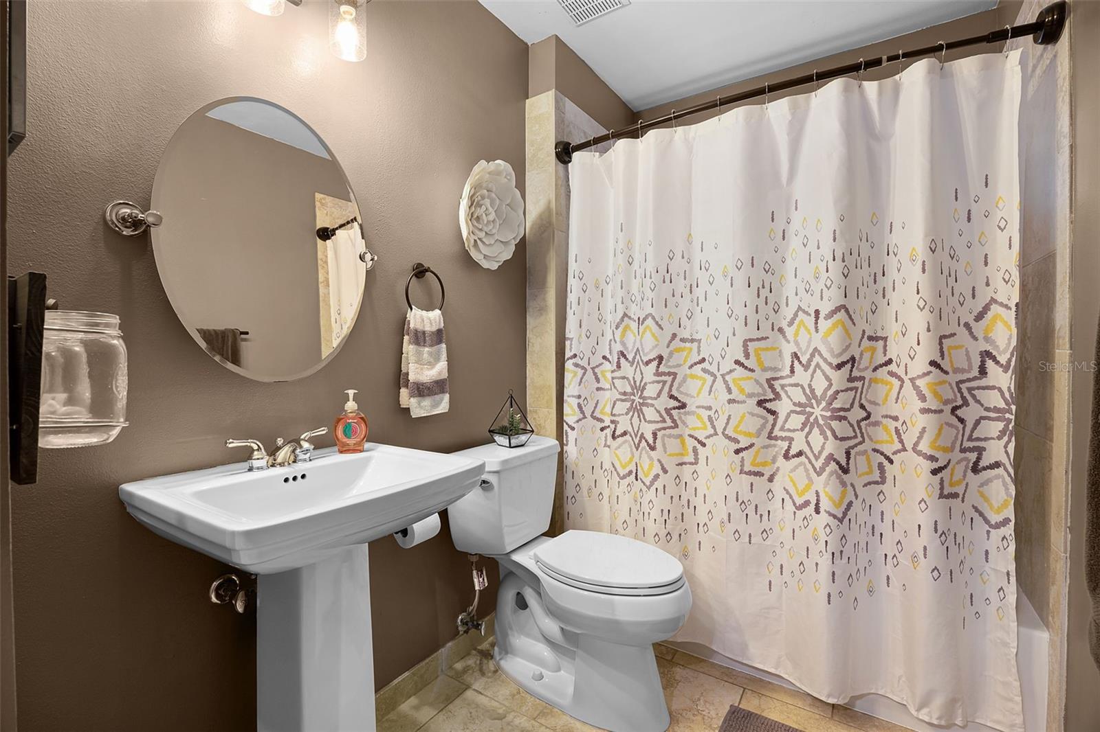 Image 18 of 25 For 2848 Tremont Drive
