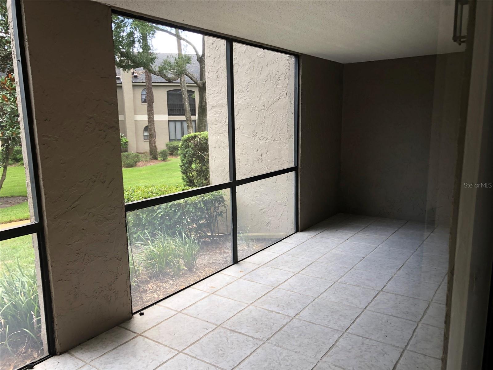 Image 11 of 18 For 1055 Kensington Park Drive 208