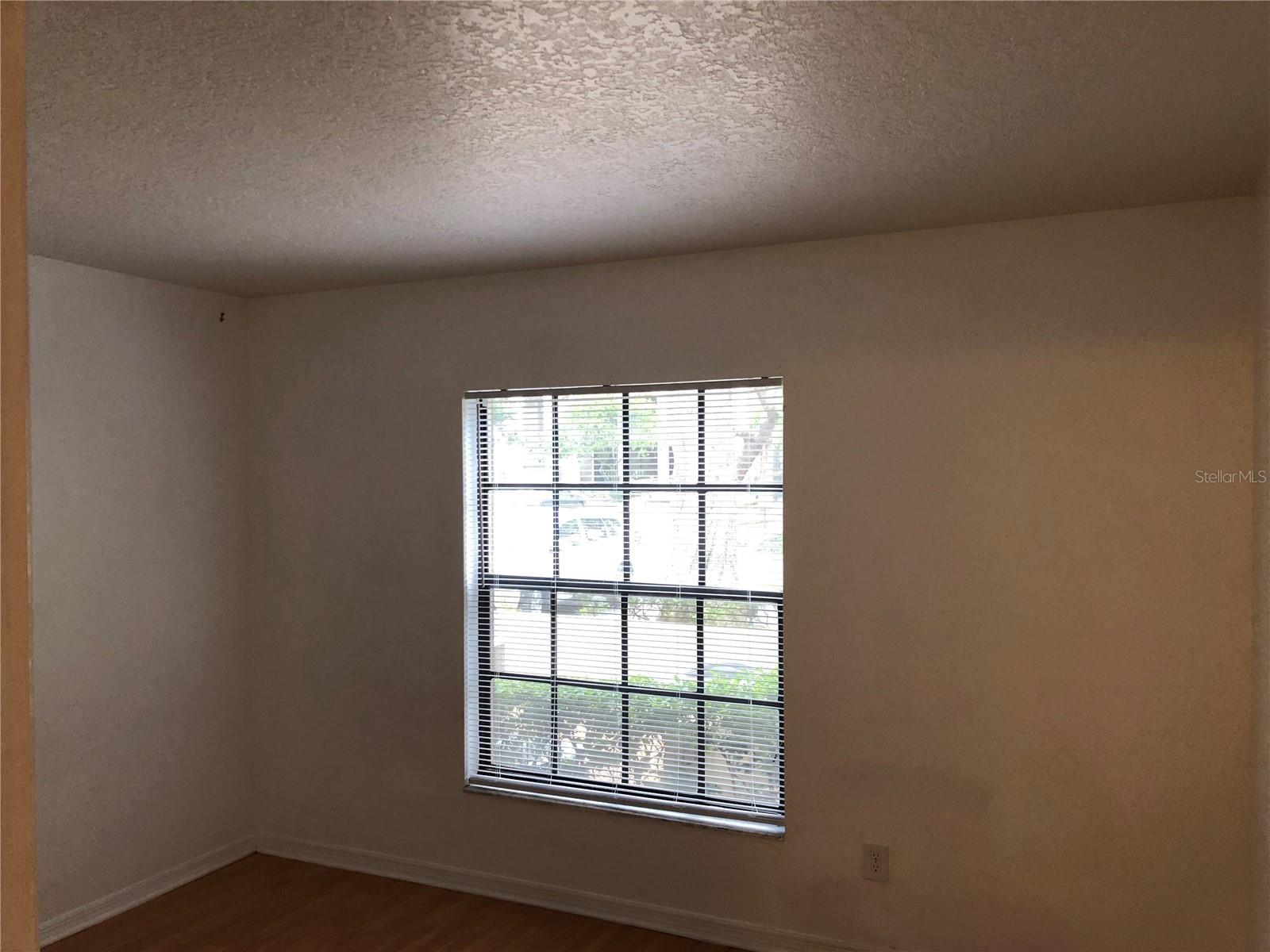 Image 13 of 18 For 1055 Kensington Park Drive 208