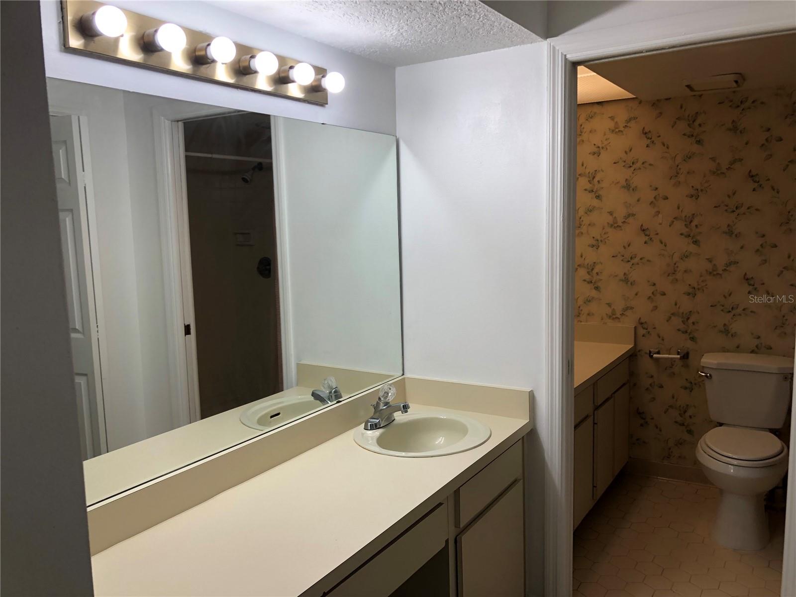 Image 17 of 18 For 1055 Kensington Park Drive 208