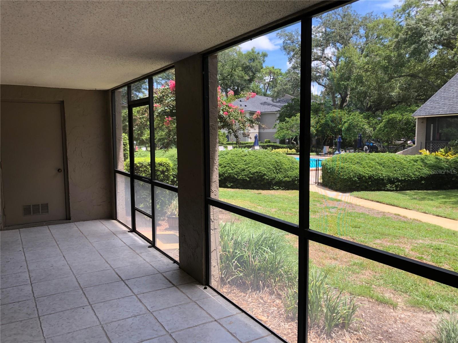 Image 8 of 18 For 1055 Kensington Park Drive 208