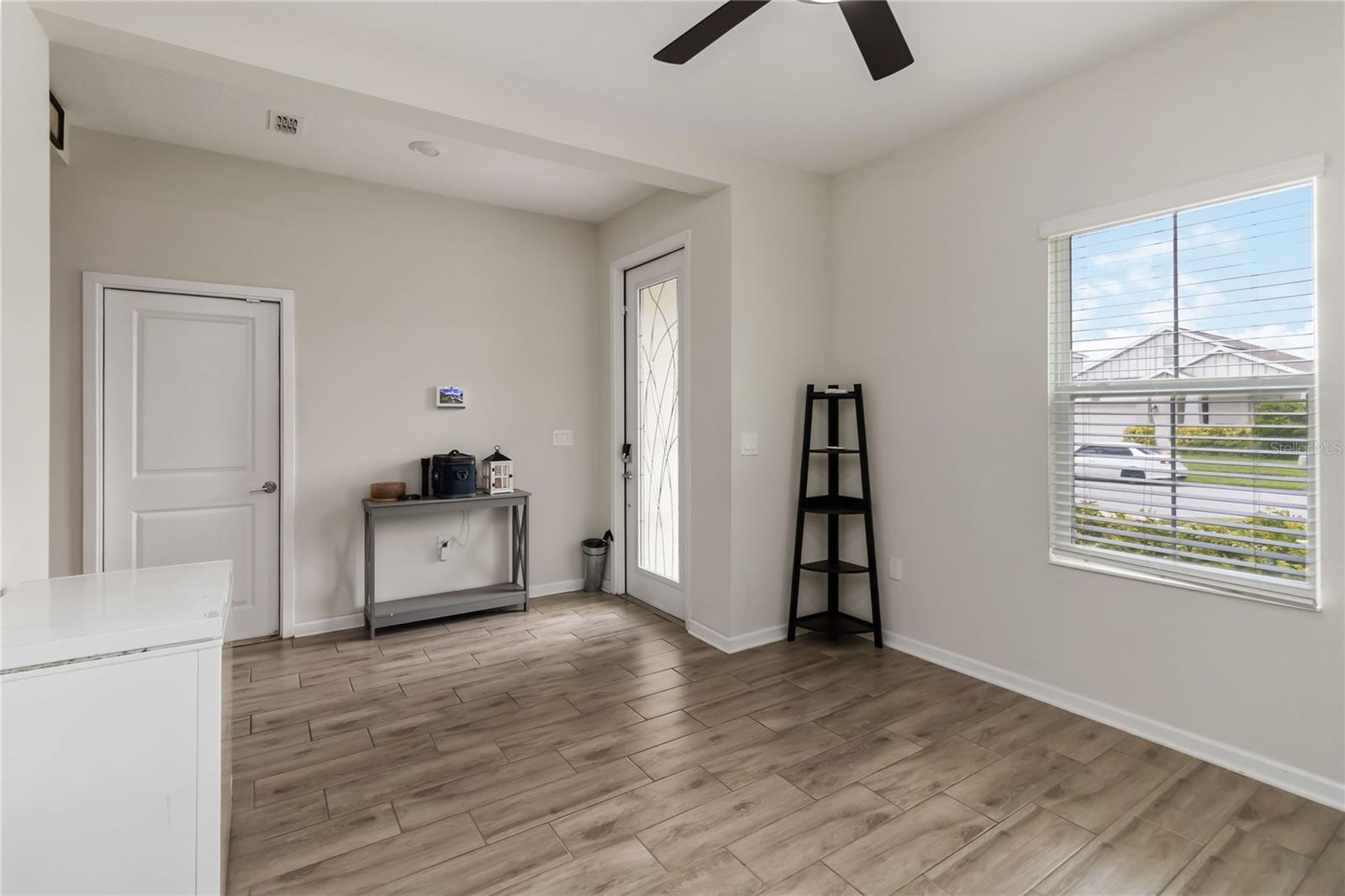 Image 15 of 50 For 5333 Amersham Lane