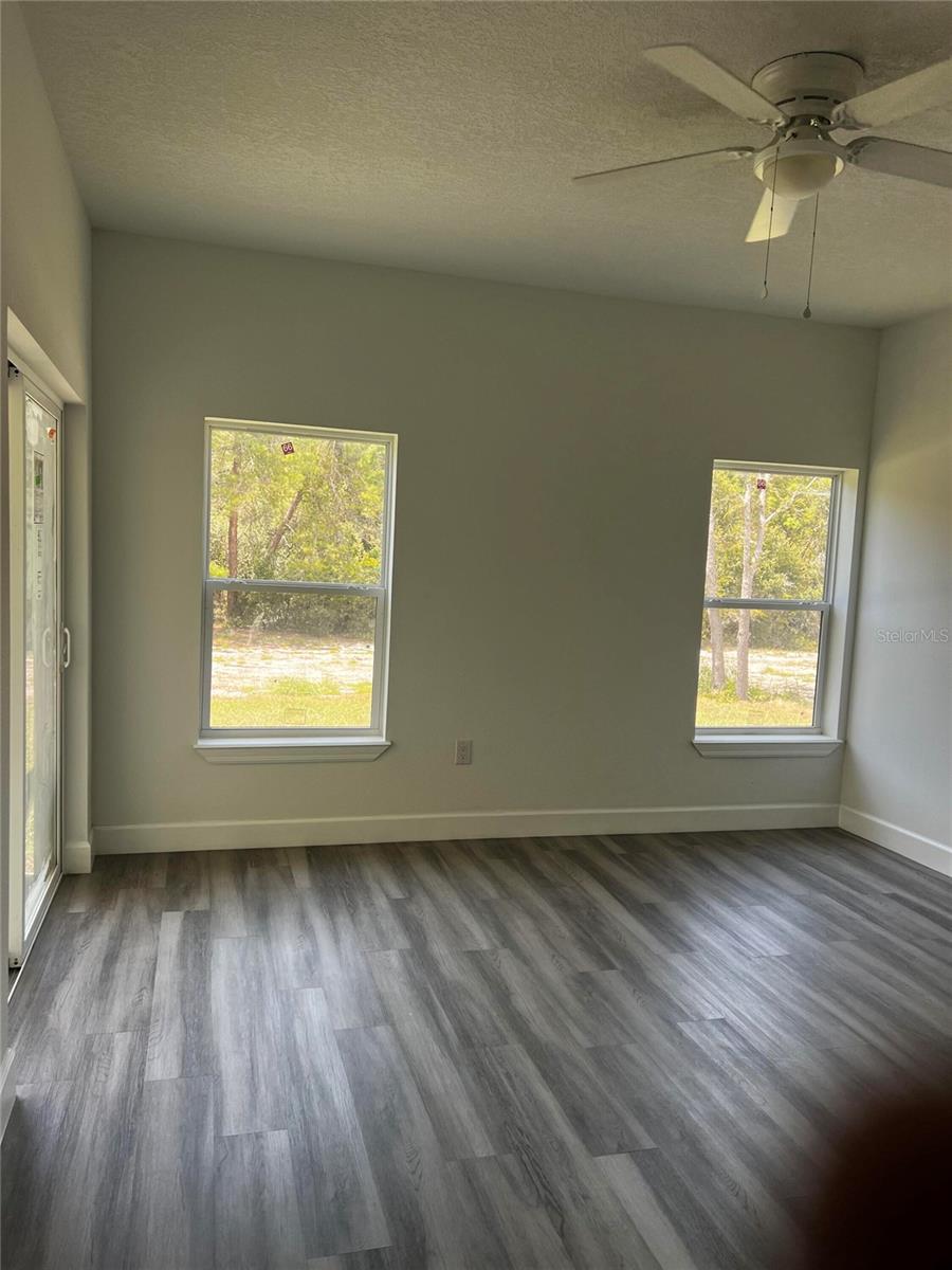 Image 8 of 16 For 32835 Forest Avenue