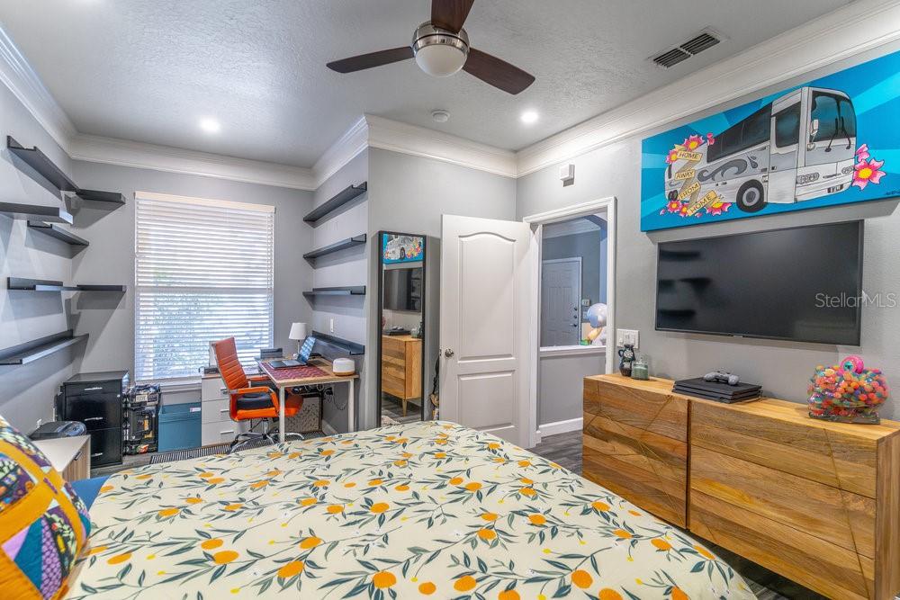 Image 11 of 27 For 8843 Villa View Circle 102