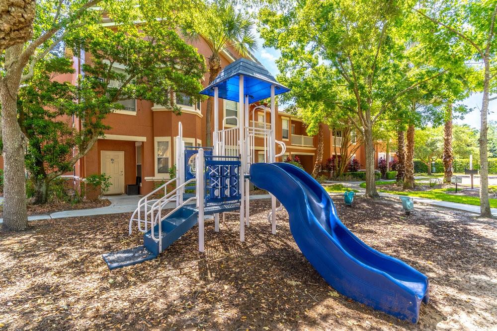 Image 22 of 27 For 8843 Villa View Circle 102