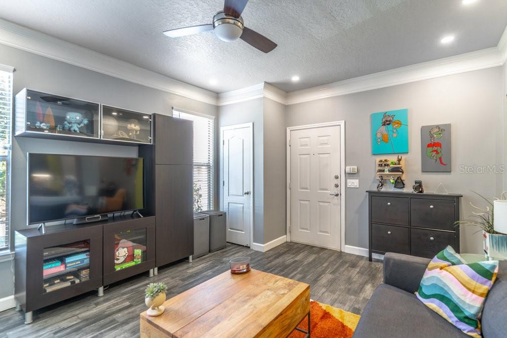 Image 4 of 27 For 8843 Villa View Circle 102