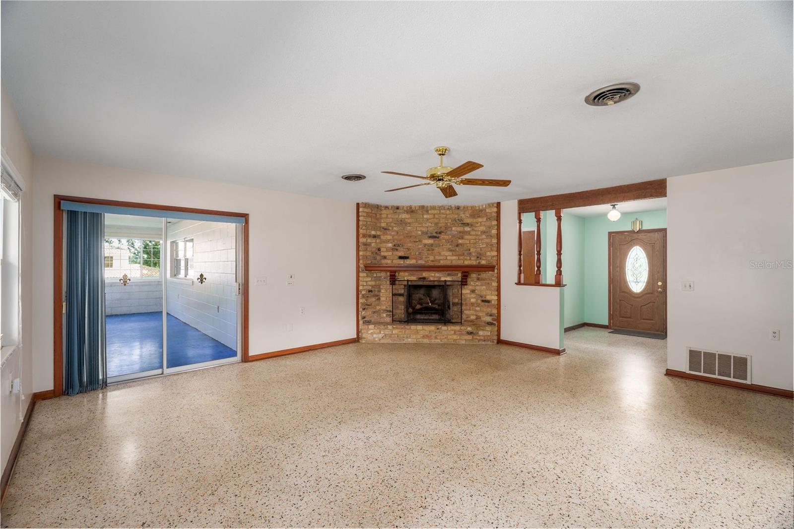 Image 4 of 39 For 3806 Kingsley Avenue