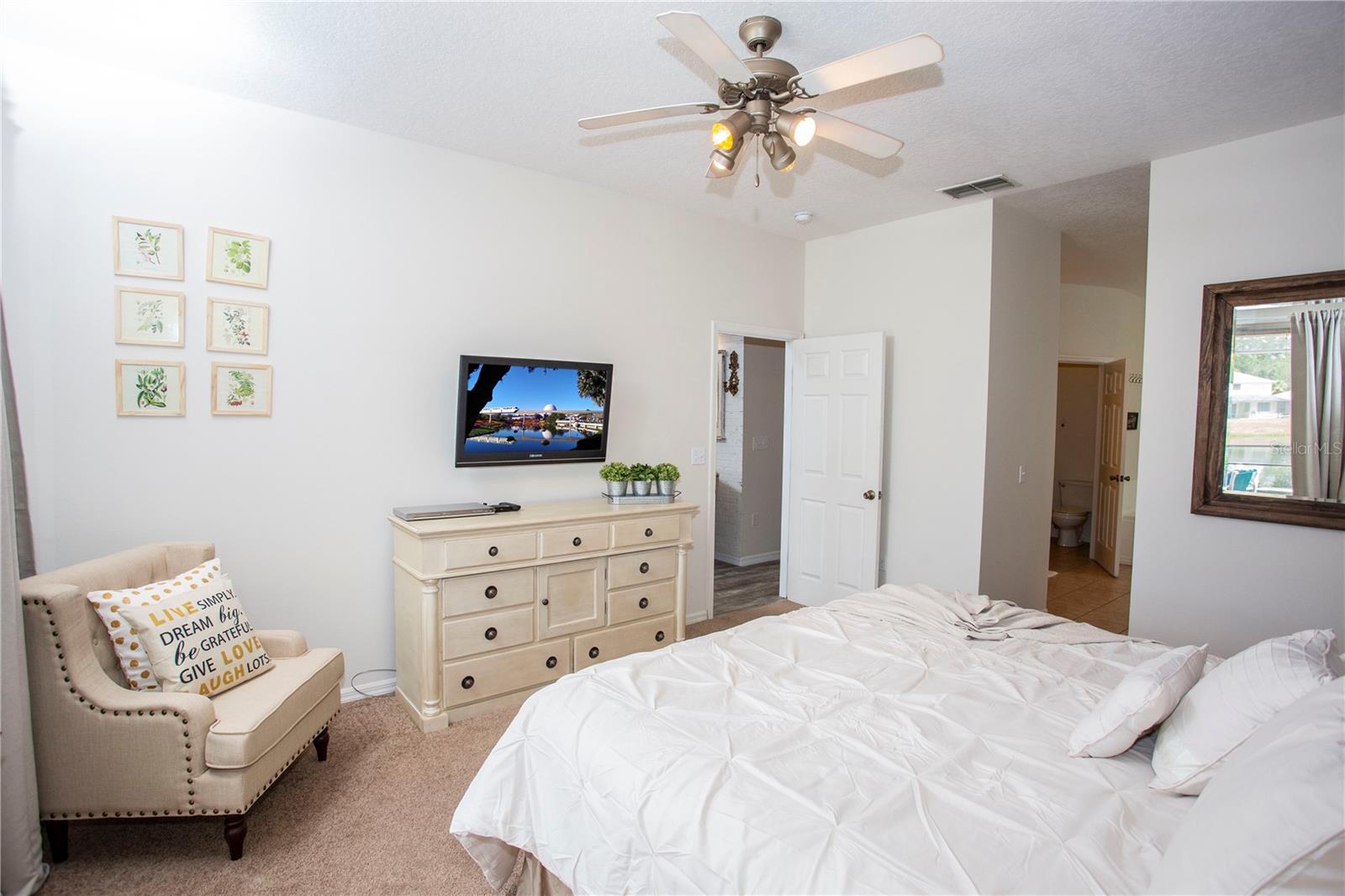 Image 15 of 48 For 3001 Sunset Vista Boulevard