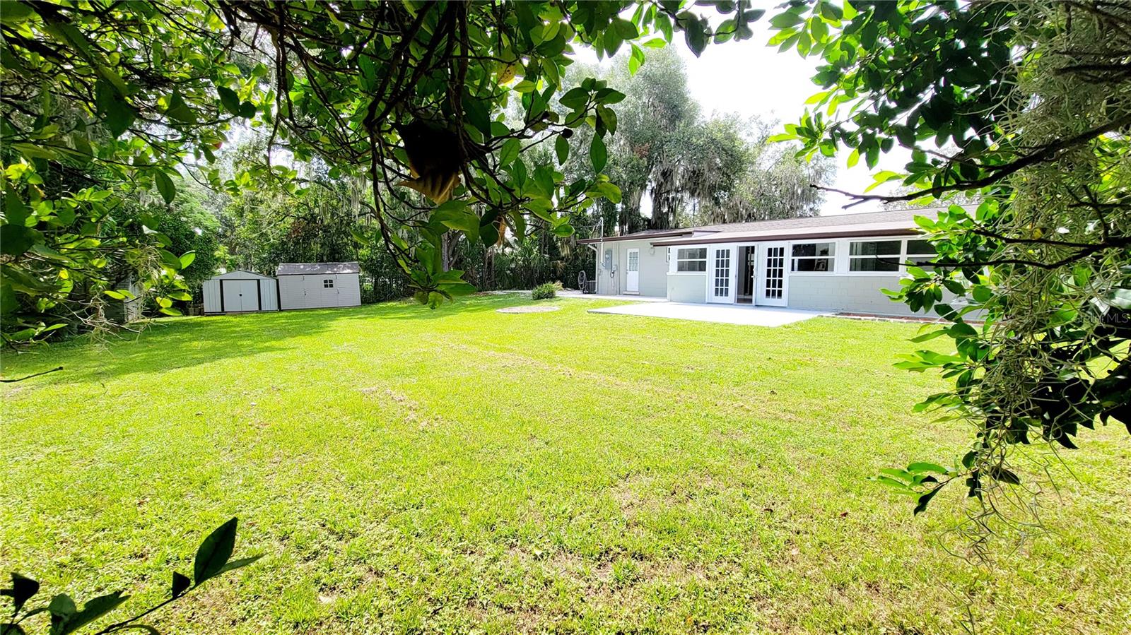 Image 9 of 36 For 1068 Lakeshore Drive