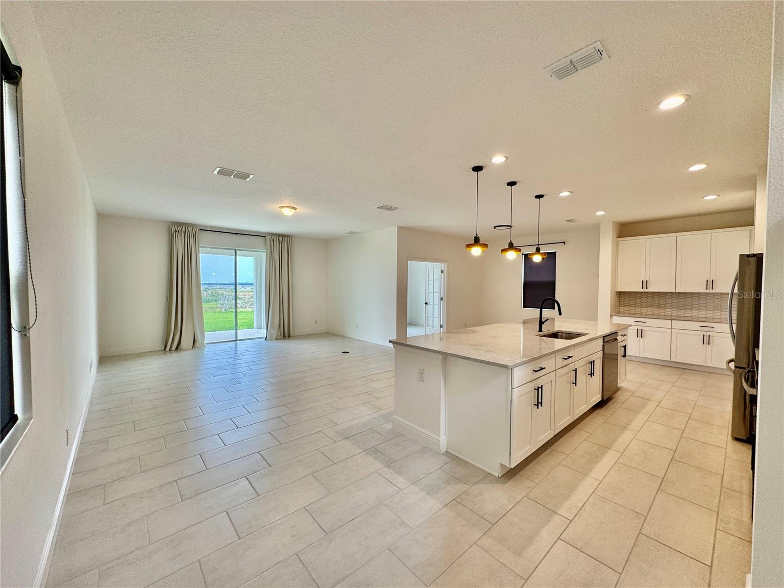 Image 7 of 23 For 7902 Syracuse Drive