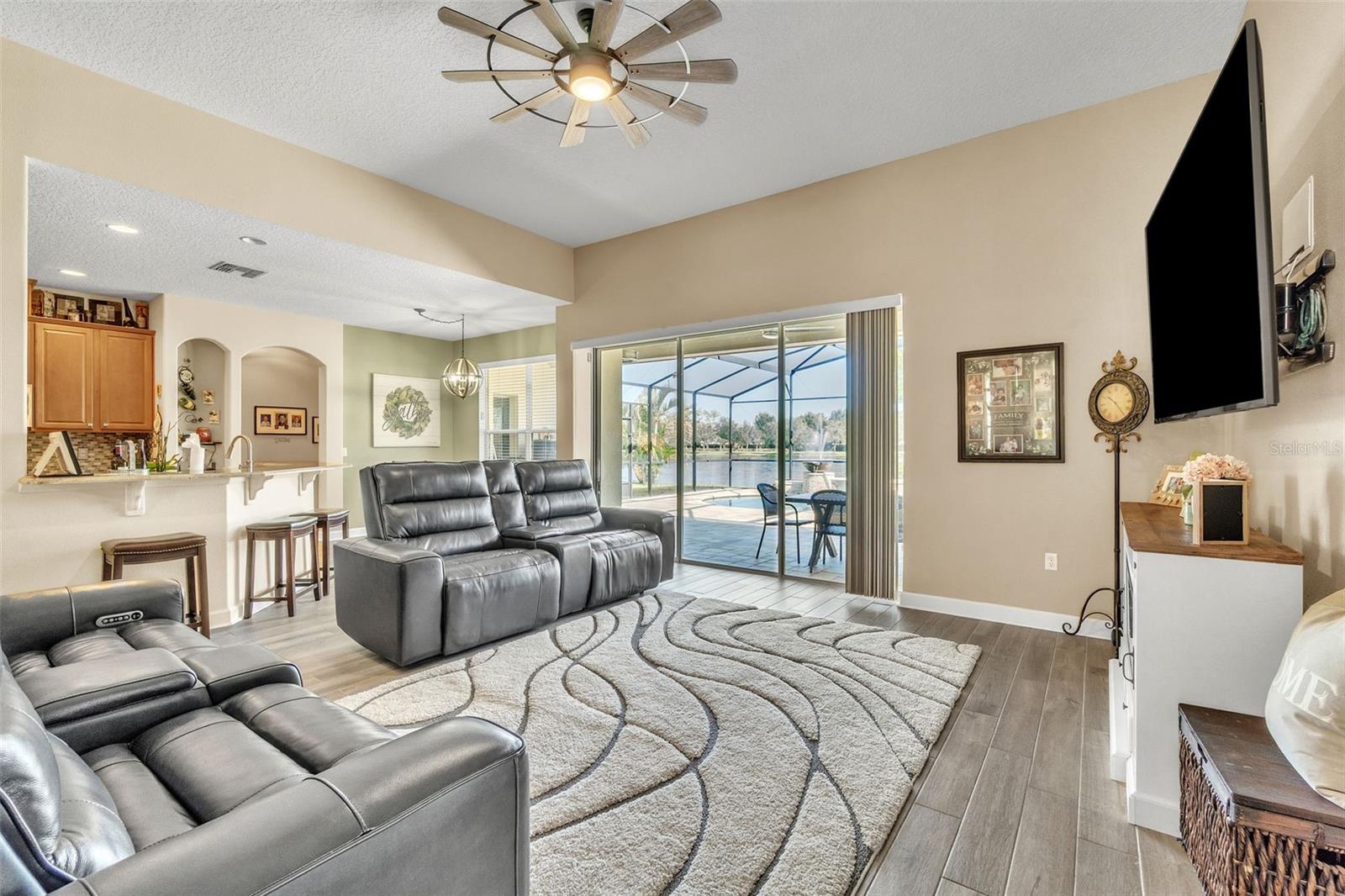 Image 11 of 42 For 9957 Oak Quarry Drive