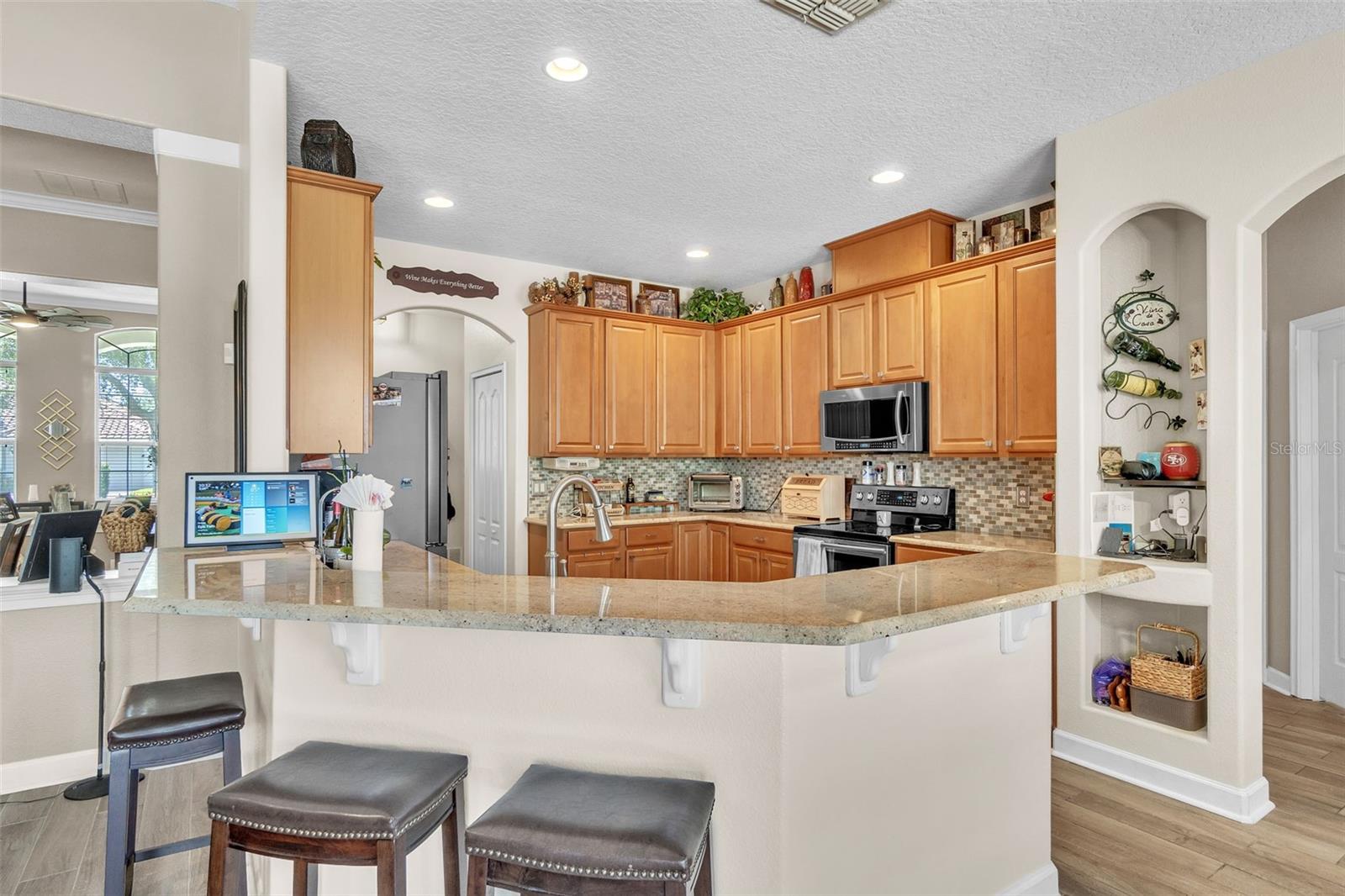 Image 17 of 42 For 9957 Oak Quarry Drive