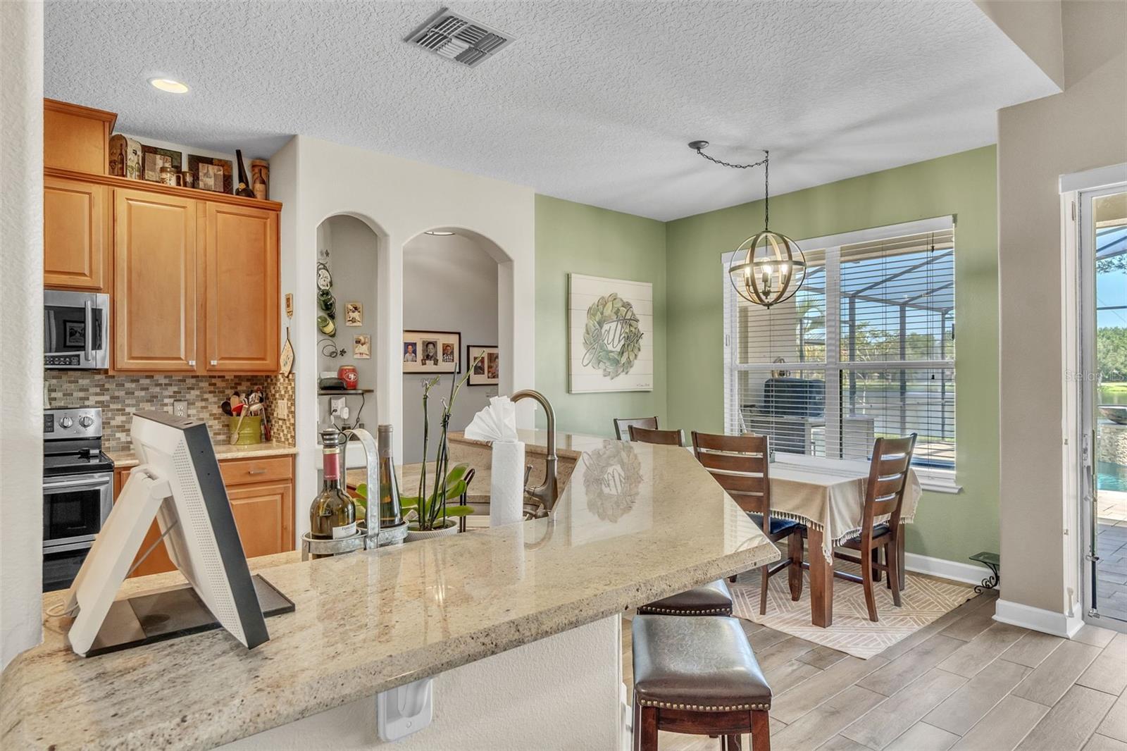 Image 18 of 42 For 9957 Oak Quarry Drive