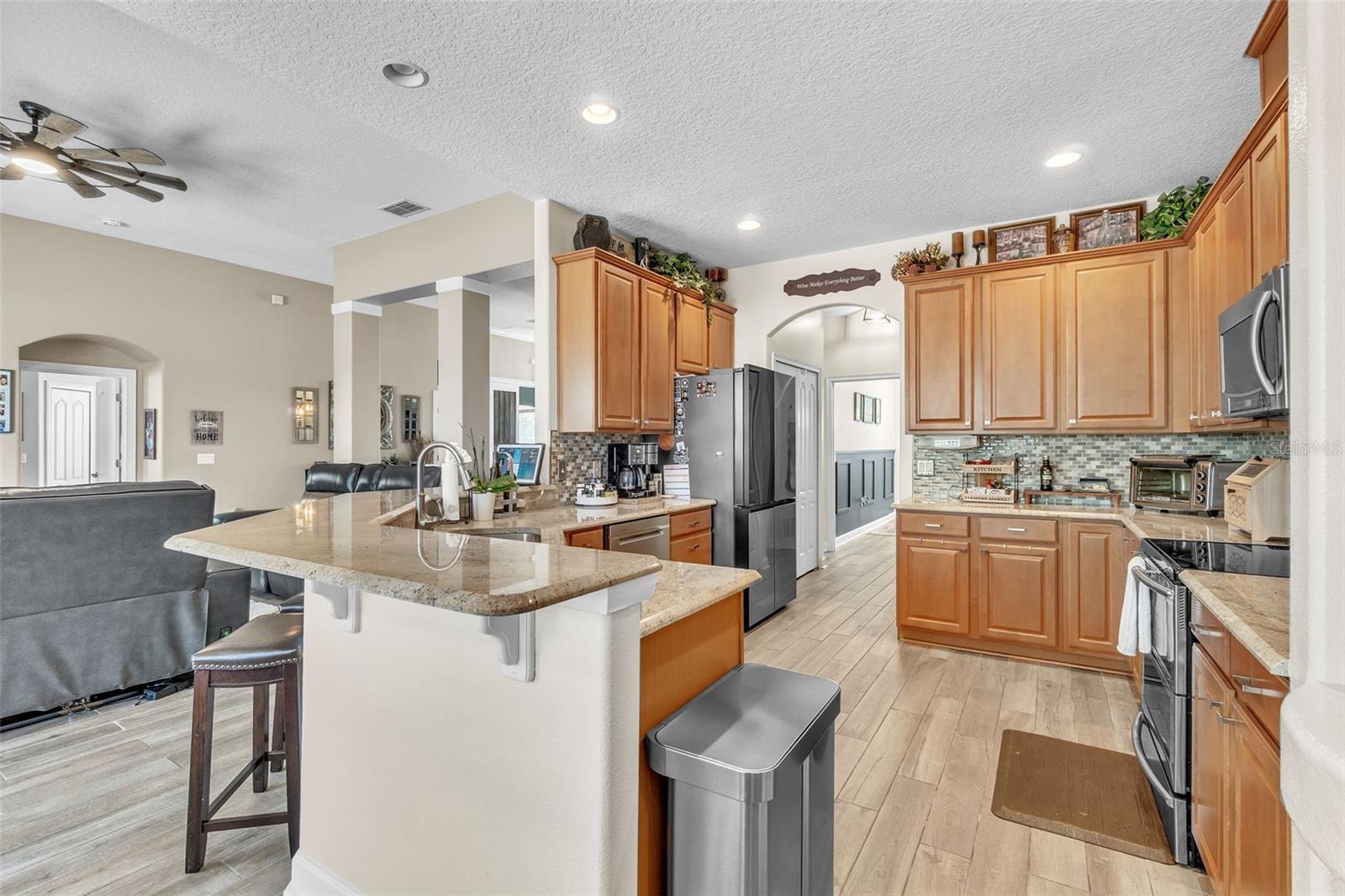 Image 19 of 42 For 9957 Oak Quarry Drive