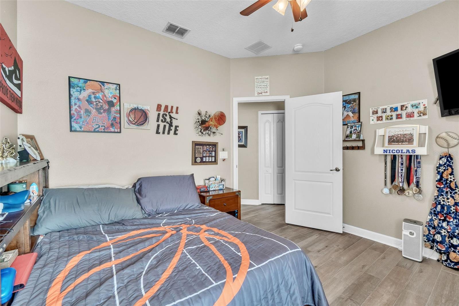 Image 32 of 42 For 9957 Oak Quarry Drive
