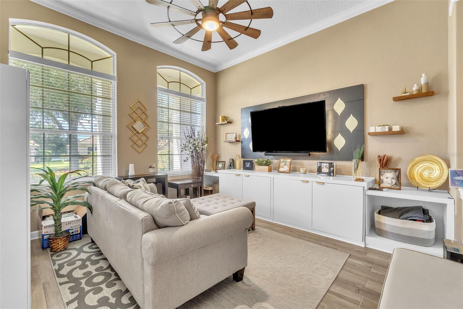 Image 4 of 42 For 9957 Oak Quarry Drive