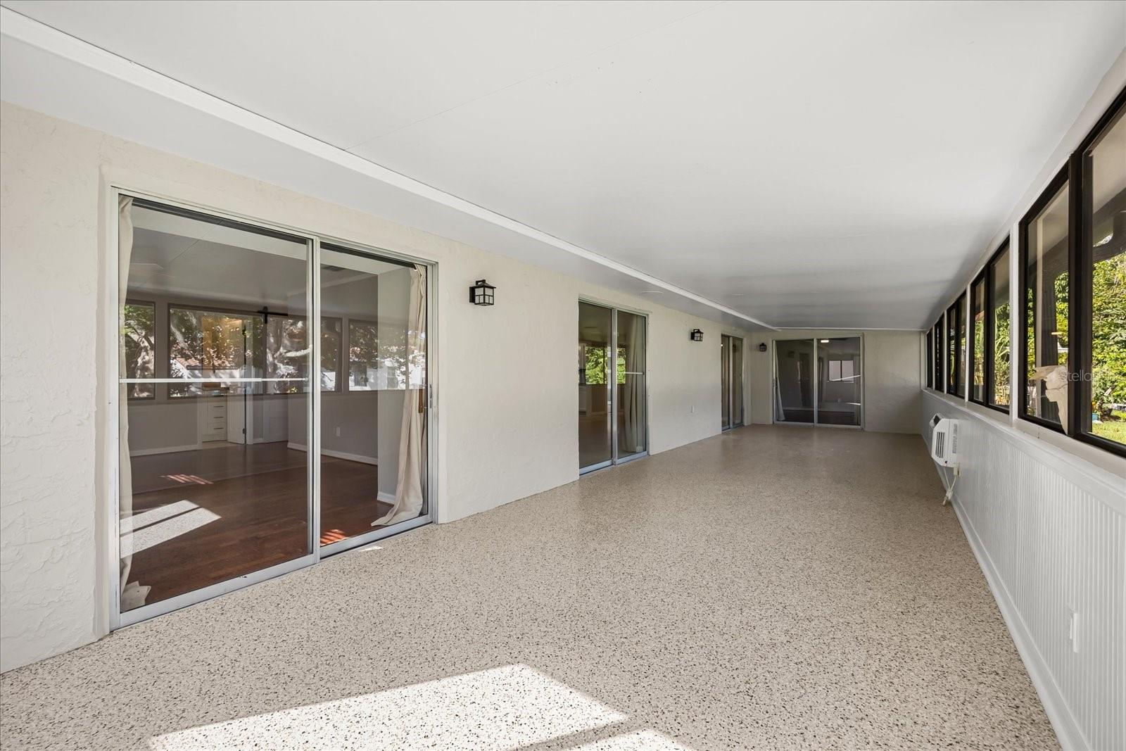 Image 22 of 41 For 5225 Gateway Avenue