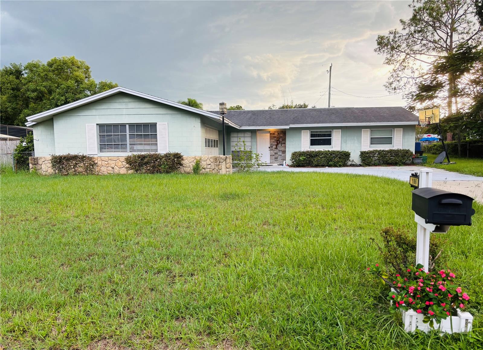 Details for 186 Lakeside Drive, SANFORD, FL 32773
