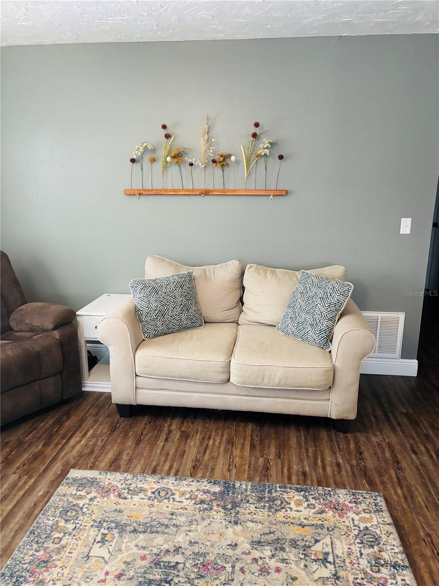 Image 4 of 12 For 186 Lakeside Drive