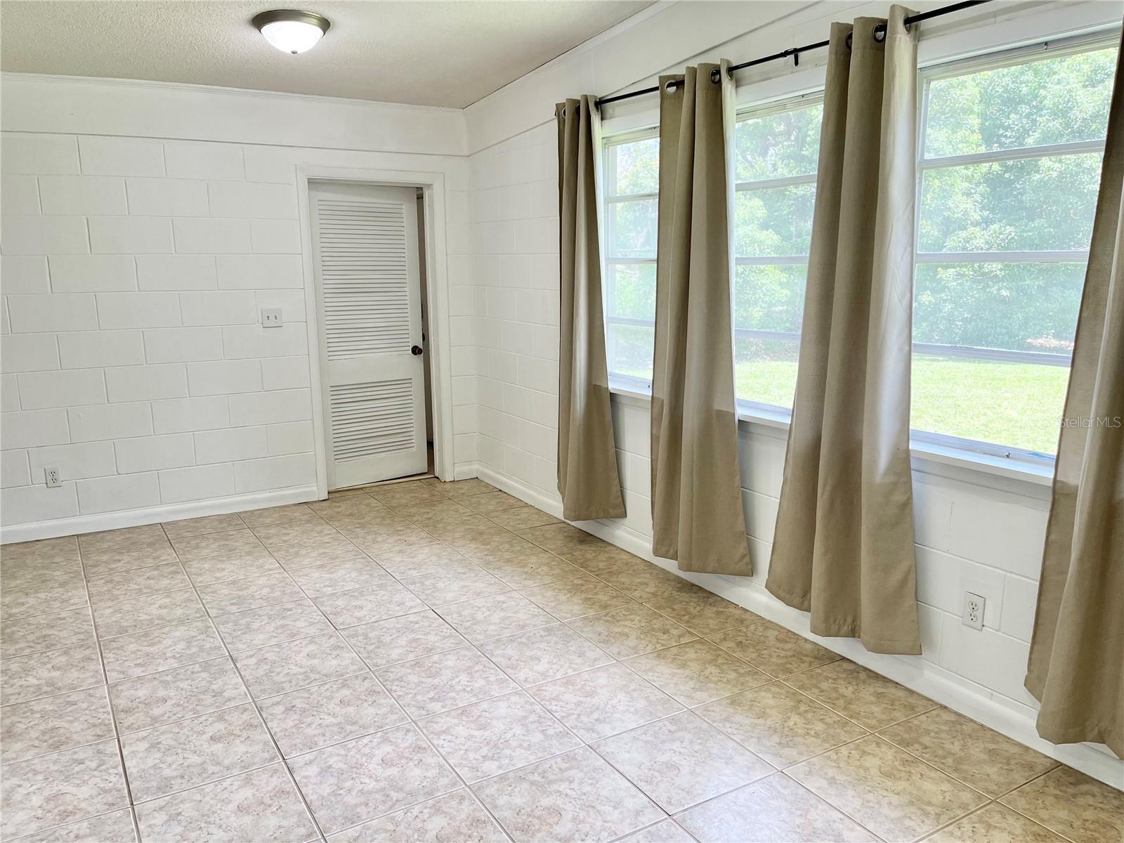 Image 12 of 42 For 6200 Appian Way