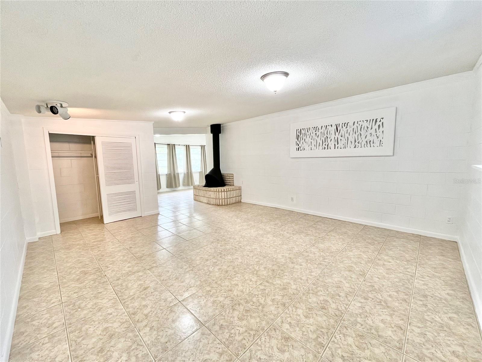 Image 16 of 42 For 6200 Appian Way