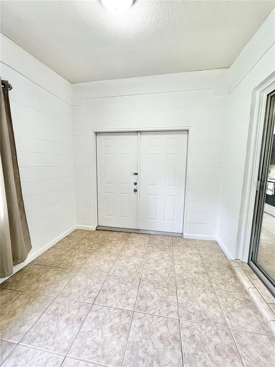 Image 21 of 42 For 6200 Appian Way