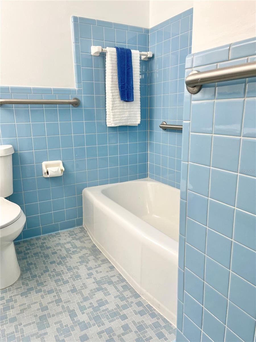 Image 33 of 42 For 6200 Appian Way