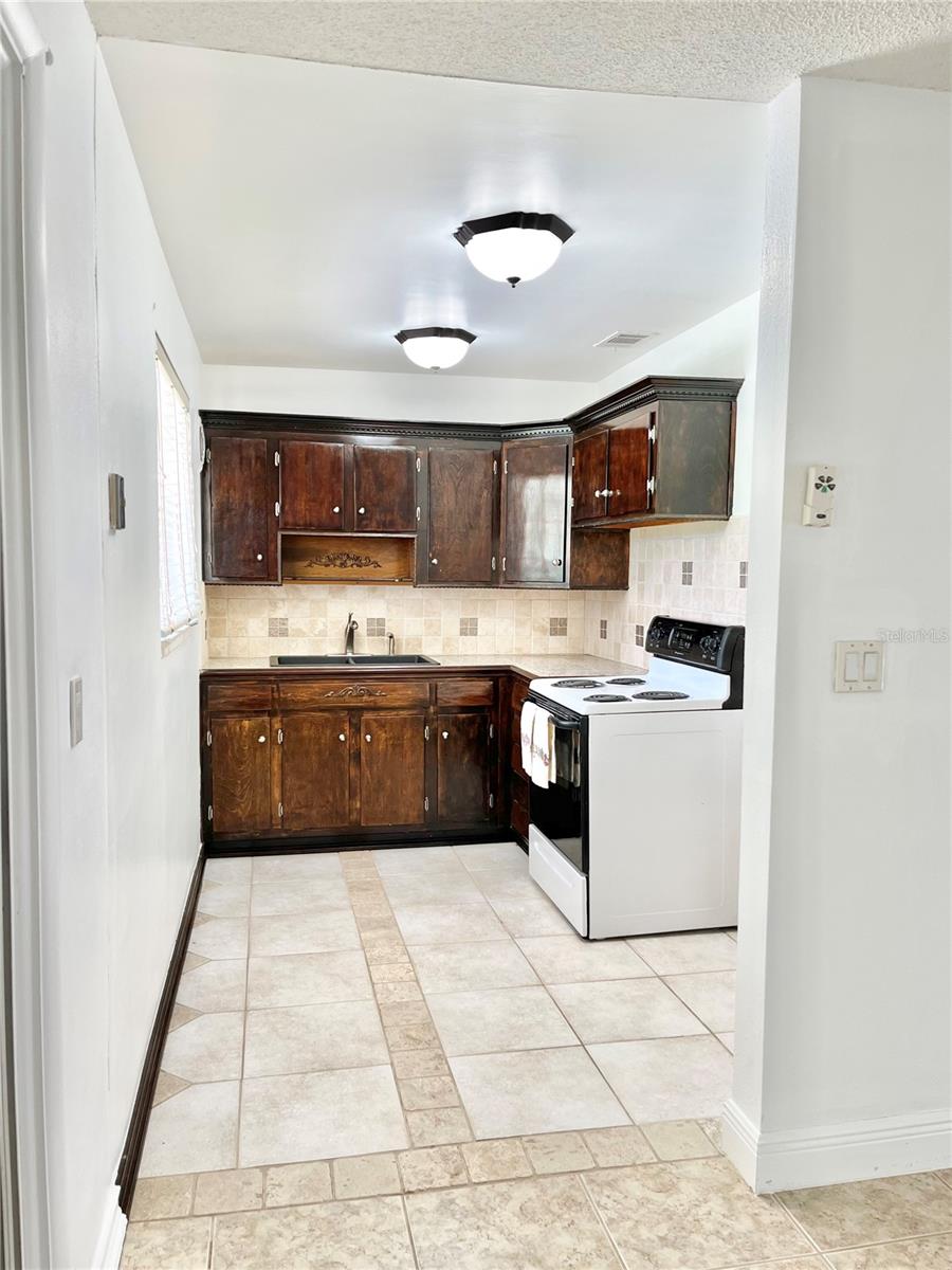 Image 8 of 42 For 6200 Appian Way