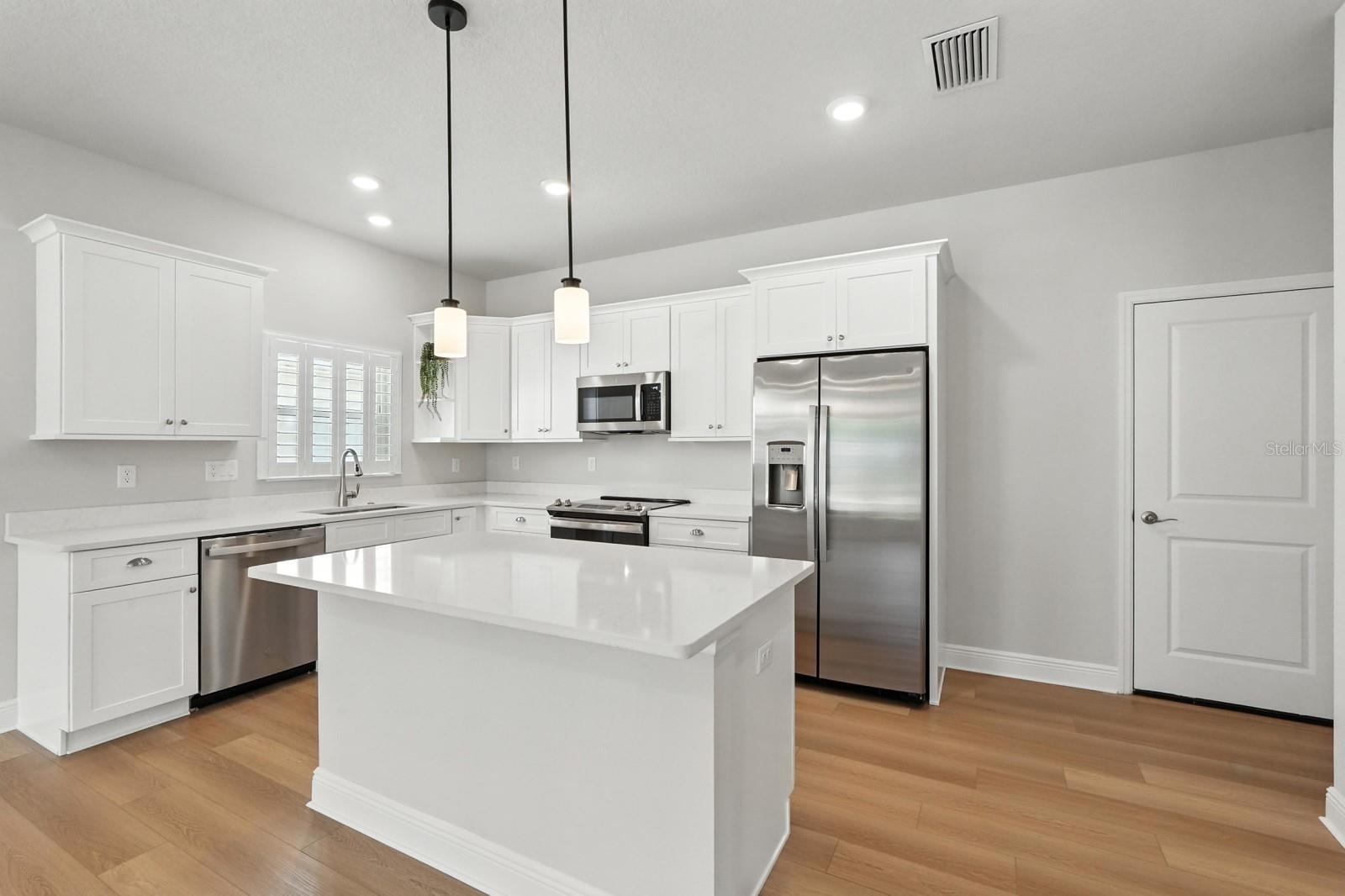 Image 11 of 47 For 569 Venetian Palms Boulevard