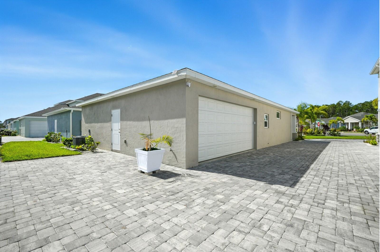 Image 34 of 47 For 569 Venetian Palms Boulevard
