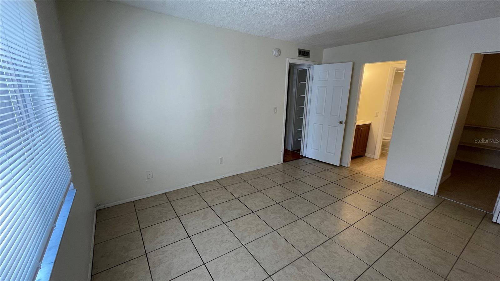 Image 5 of 21 For 5504 Pokeweed Court 154