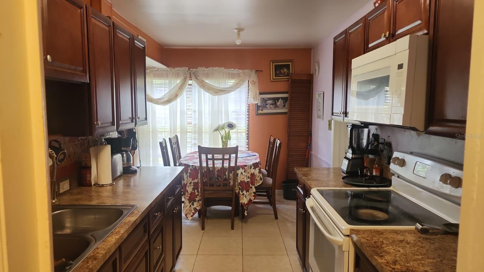 Image 21 of 48 For 7829 Acadian Drive