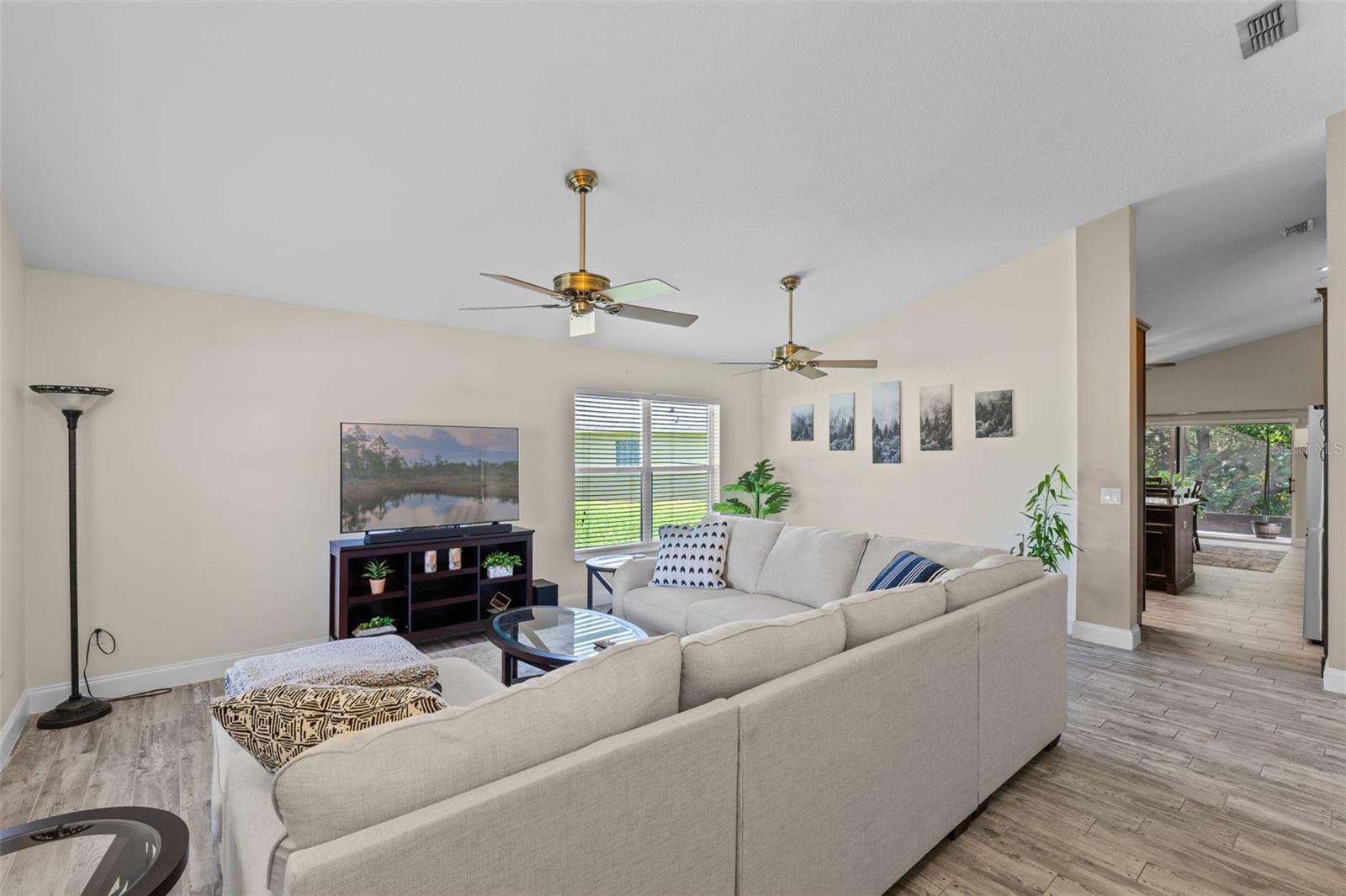 Image 3 of 47 For 2890 Spring Heather Place