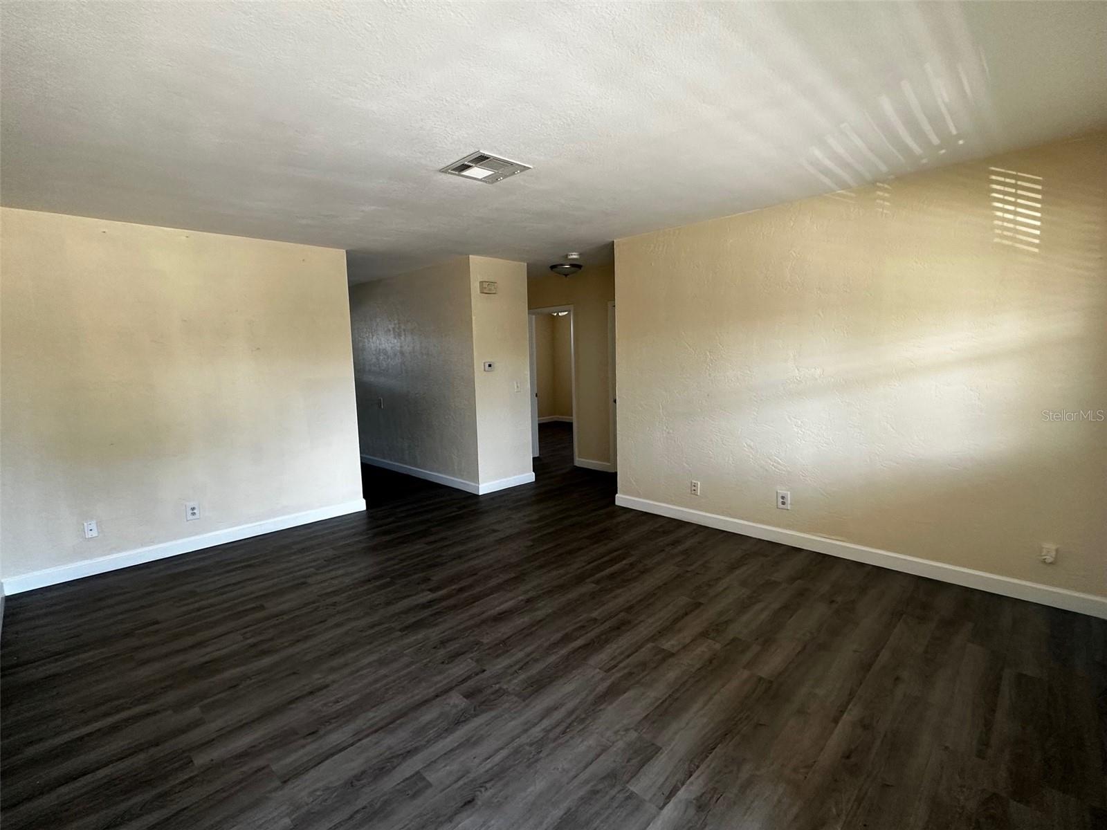 Image 3 of 10 For 820 State Avenue 4
