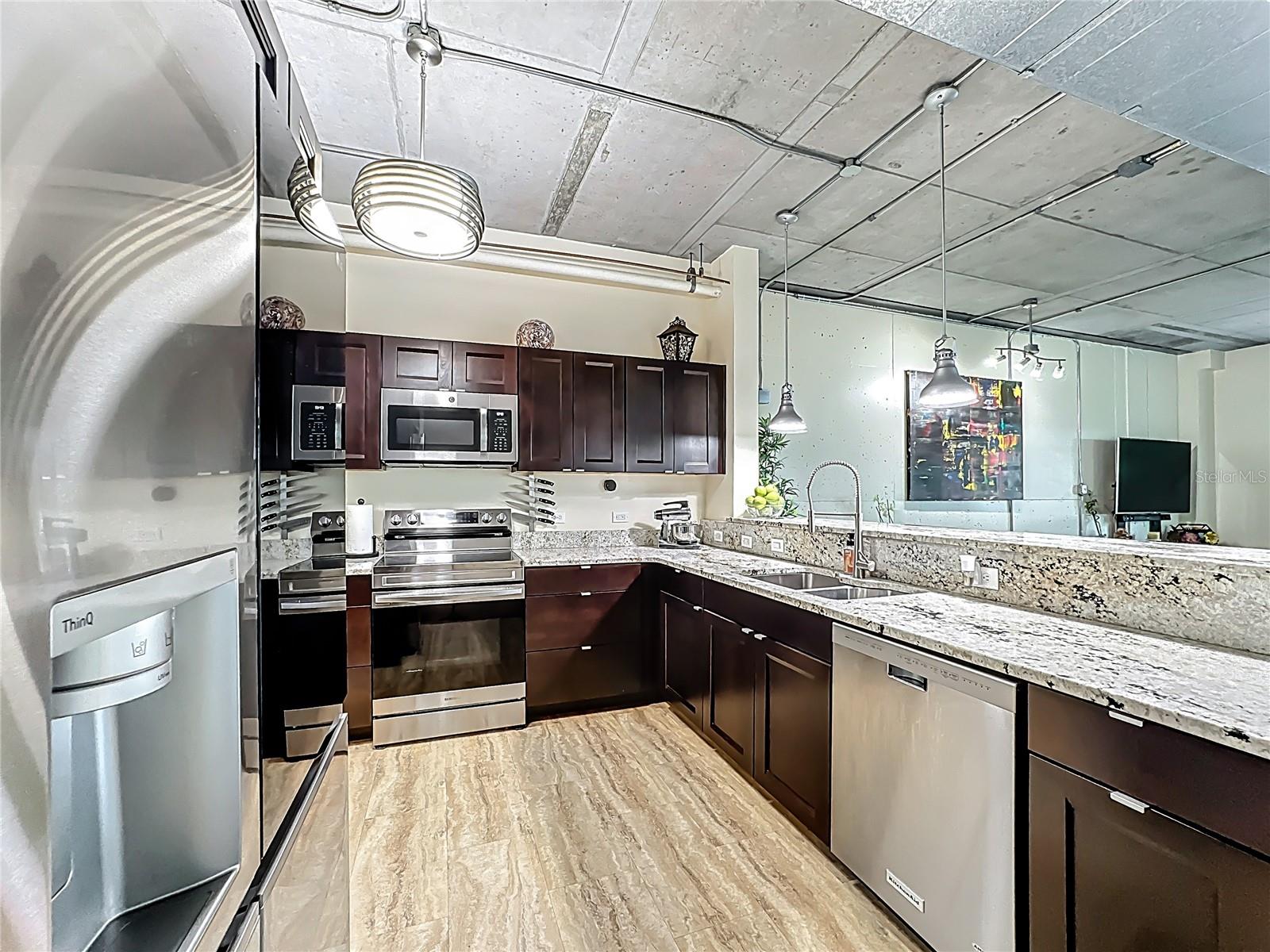 Image 16 of 79 For 10 Summerlin Avenue 19
