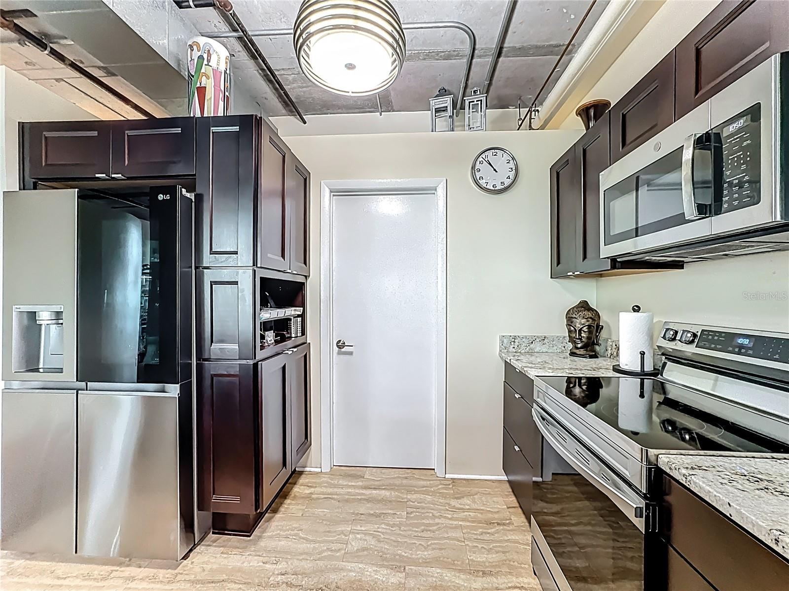 Image 20 of 79 For 10 Summerlin Avenue 19