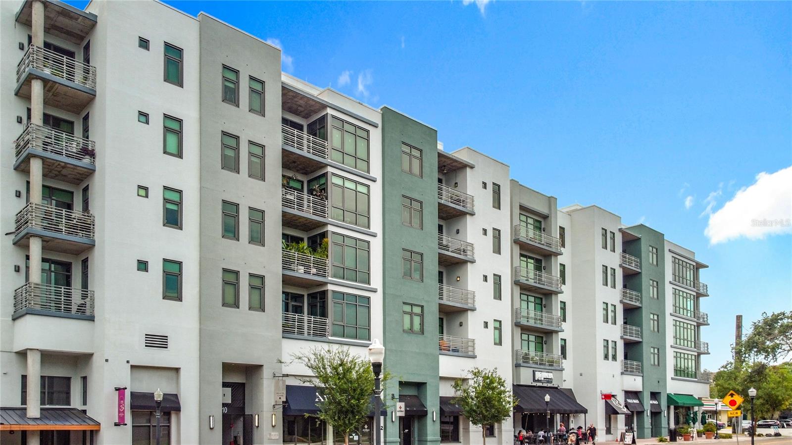 Image 3 of 79 For 10 Summerlin Avenue 19