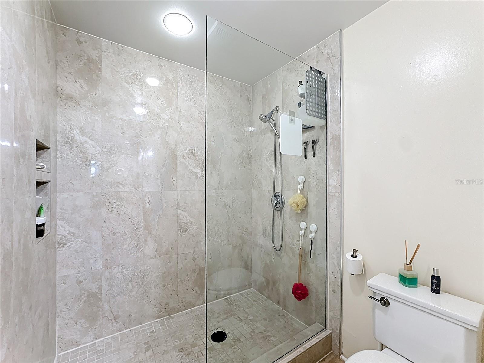 Image 33 of 79 For 10 Summerlin Avenue 19