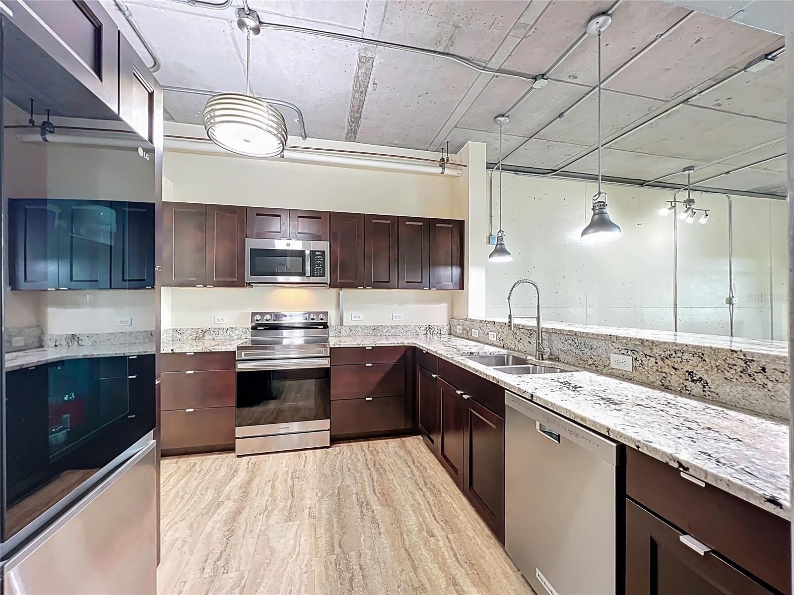 Image 48 of 79 For 10 Summerlin Avenue 19