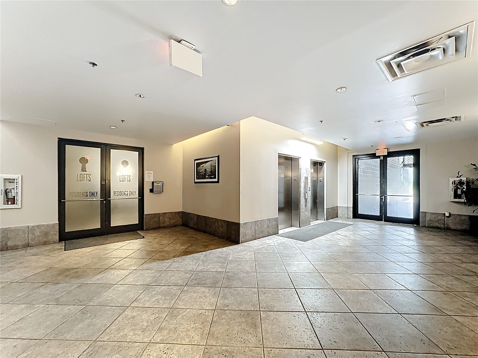 Image 5 of 79 For 10 Summerlin Avenue 19
