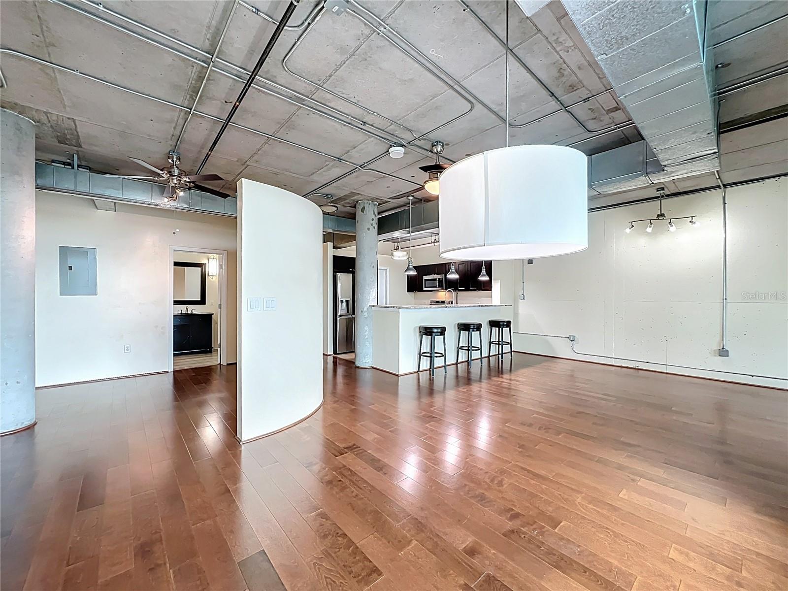 Image 61 of 79 For 10 Summerlin Avenue 19