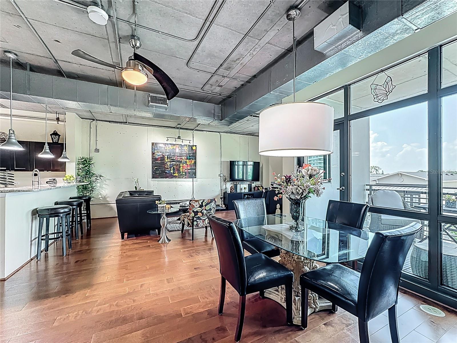 Image 7 of 79 For 10 Summerlin Avenue 19