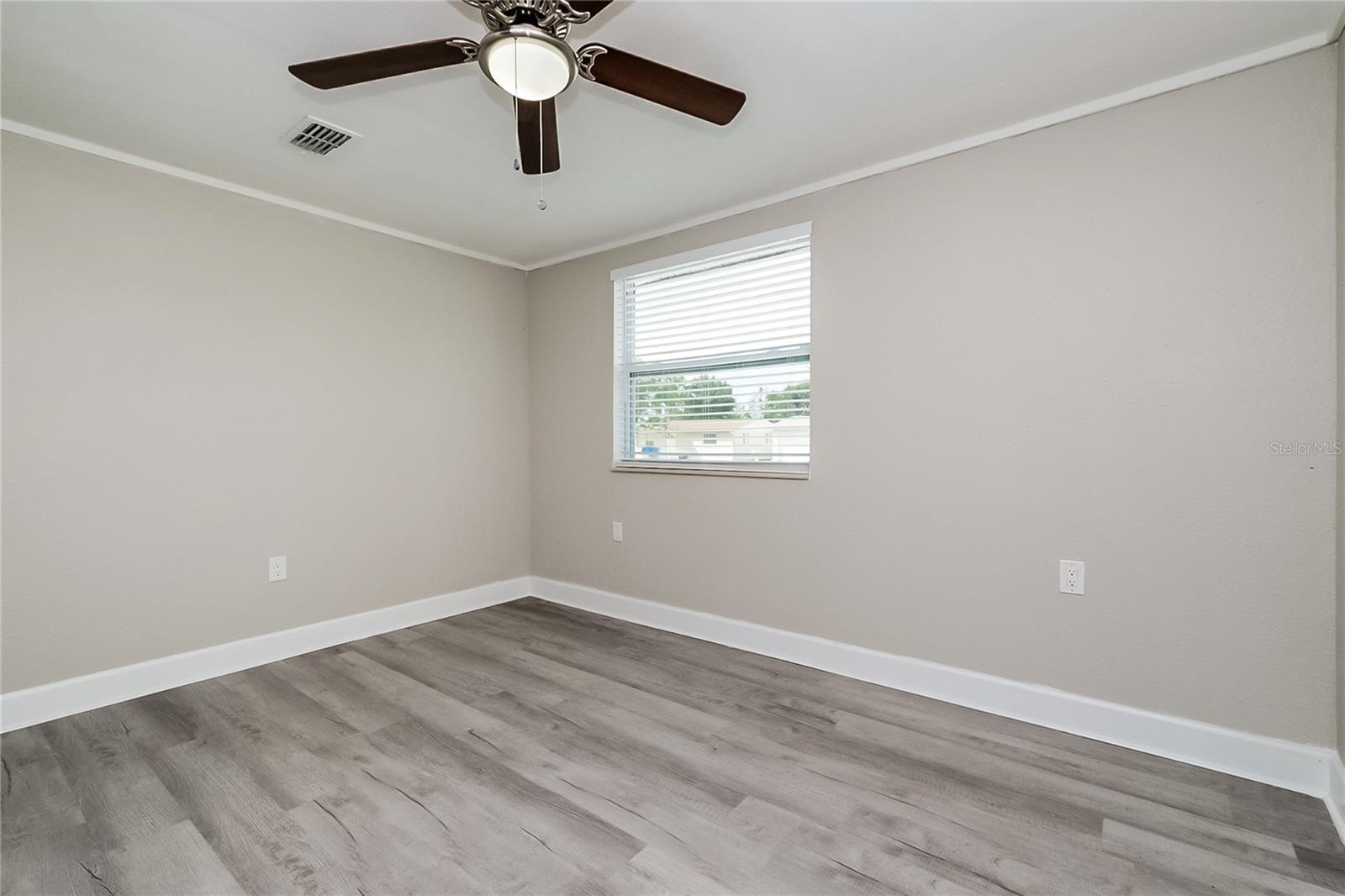 Image 7 of 16 For 12906 Kings Manor Avenue