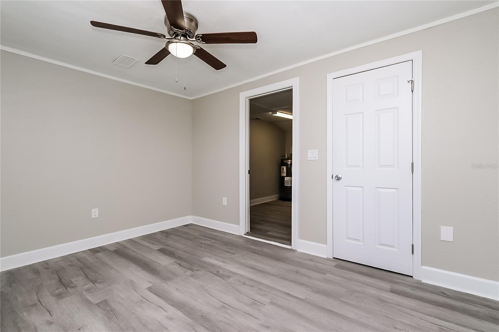 Image 8 of 16 For 12906 Kings Manor Avenue